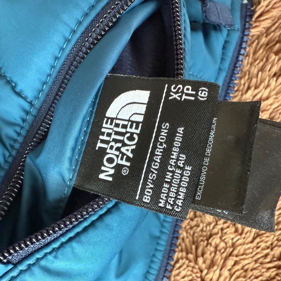 The North Face kids’ size 6 reversible jacket - Picture 4 of 4